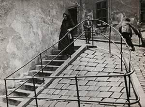 Roman-Vishniac---Inside-the-Jewish-Quarter,-Bratislava,-1935-38